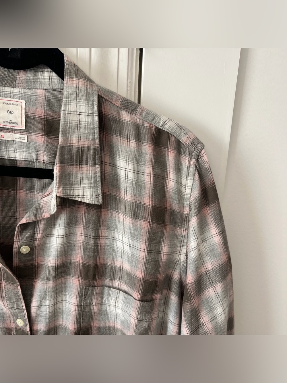 Gap The Fitted Boyfriend Plaid Button Down Shirt Gray Sz XL - Picture 5 of 16